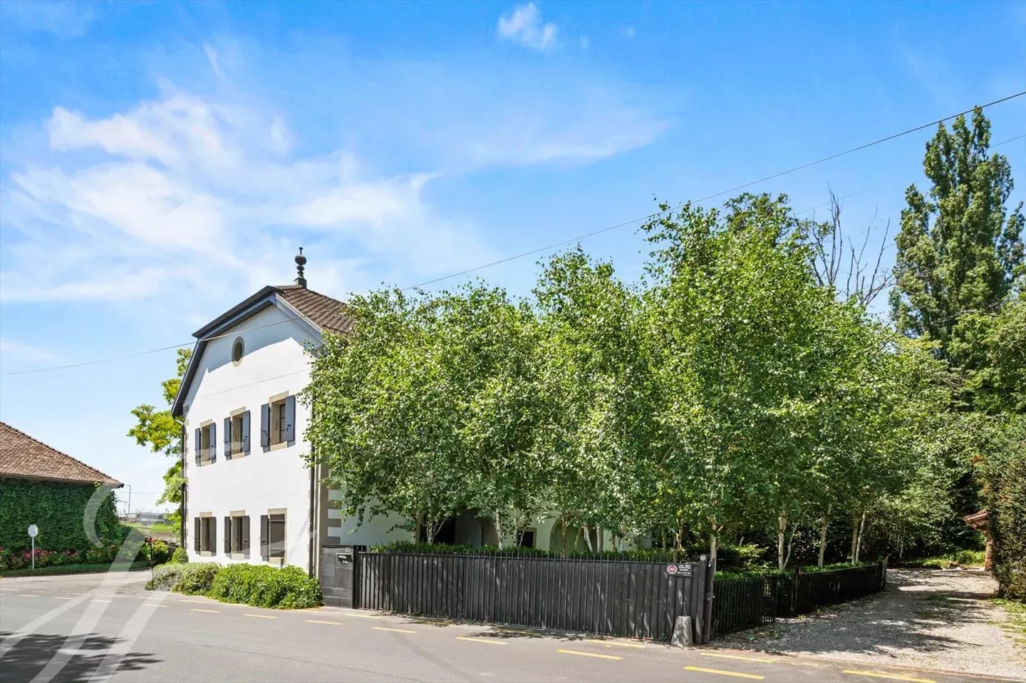 10-room House - Photo 1 of 13