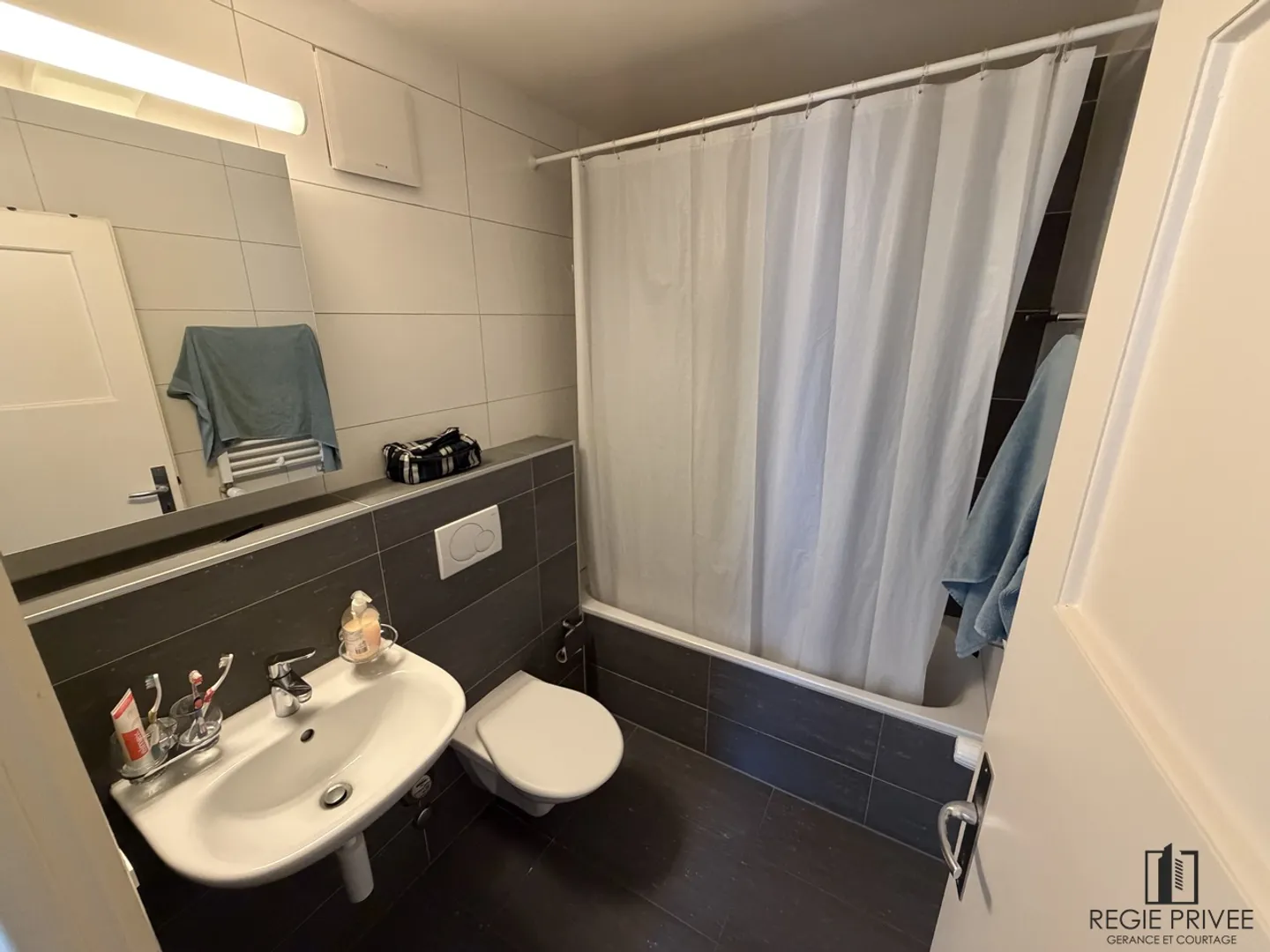 2.5-room apartment on the 2nd floor with balcony - Photo 5 of 7
