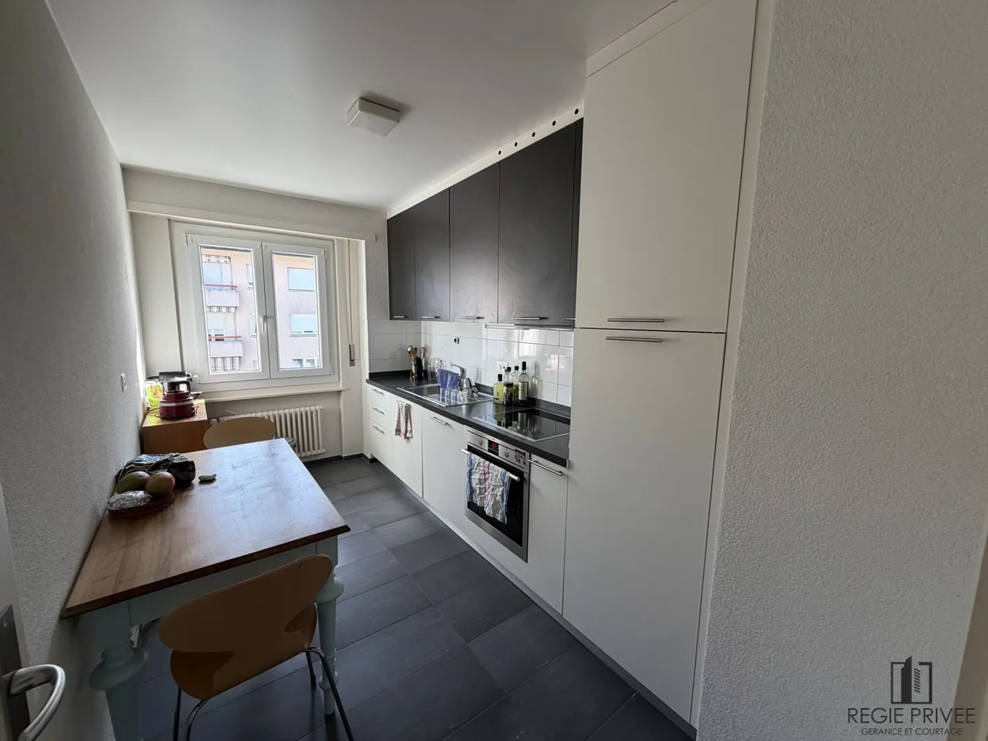 2.5-room apartment on the 2nd floor with balcony - Photo 3 of 7