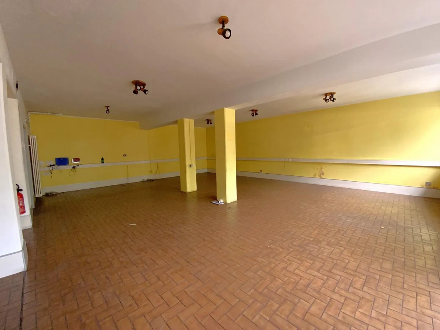 Mendrisiotto - 10 Minuten von der Grenze zu Chiasso - Büroräume /Au... - Foto 8 von 13