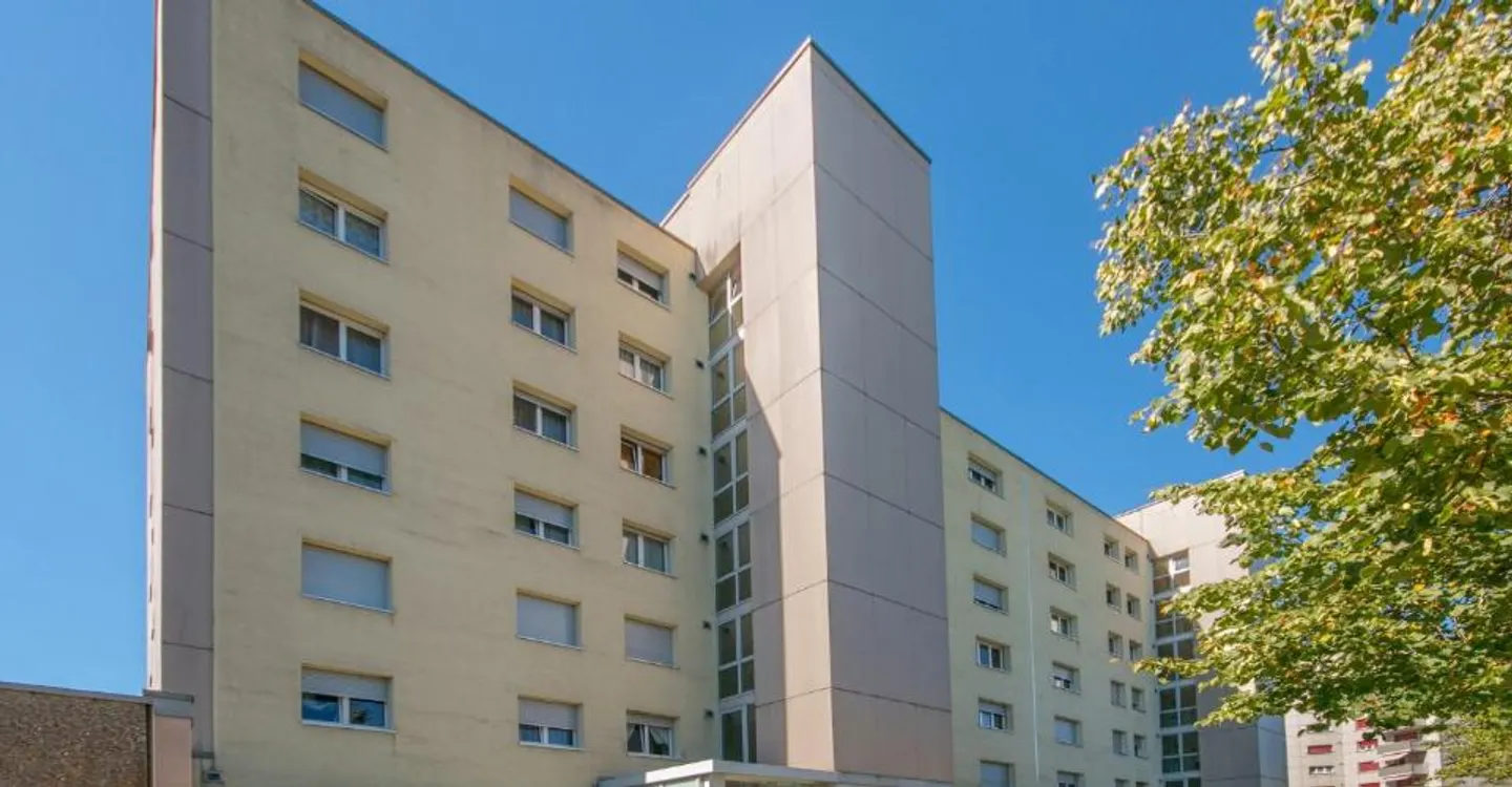 Charming Apartment Near Schools - Photo 1 of 7