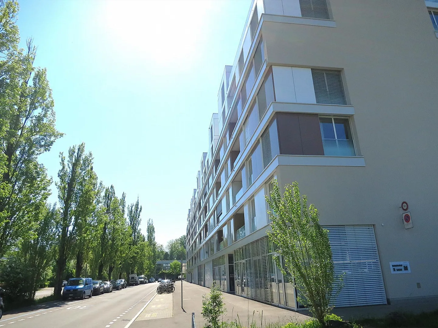Studio commerciale moderno in un quartiere alla moda emergente - Foto 7 di 7