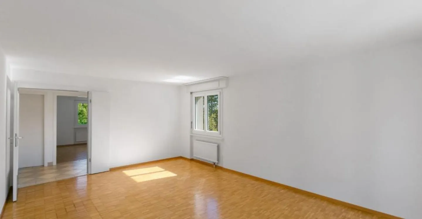 Charming Apartment Near Schools - Photo 2 of 7