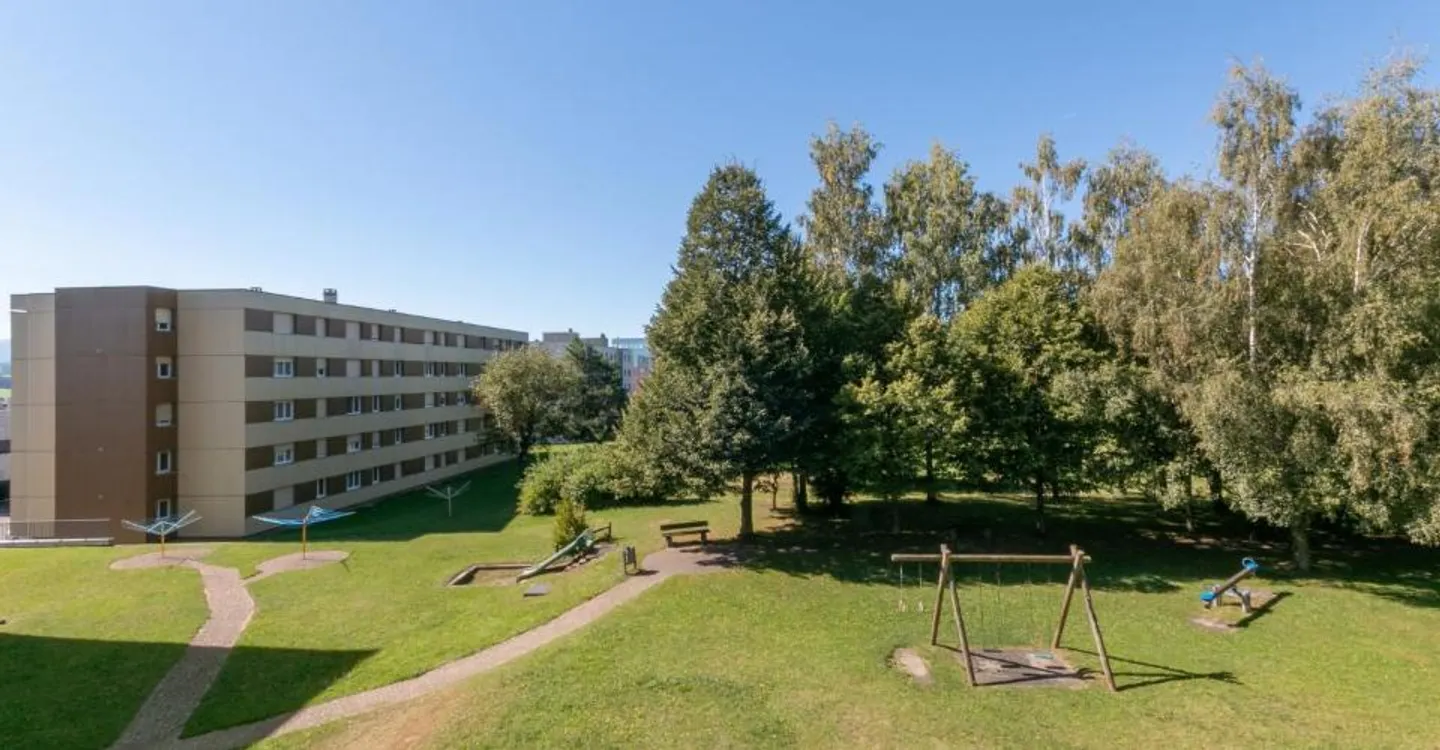 Charming Apartment Near Schools - Photo 7 of 7