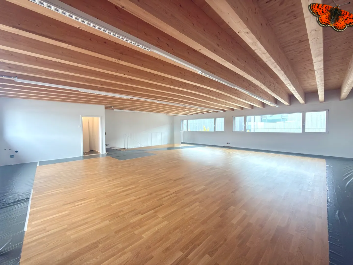 Uffici moderni e luminosi in una zona rinomata! - Foto 5 di 7