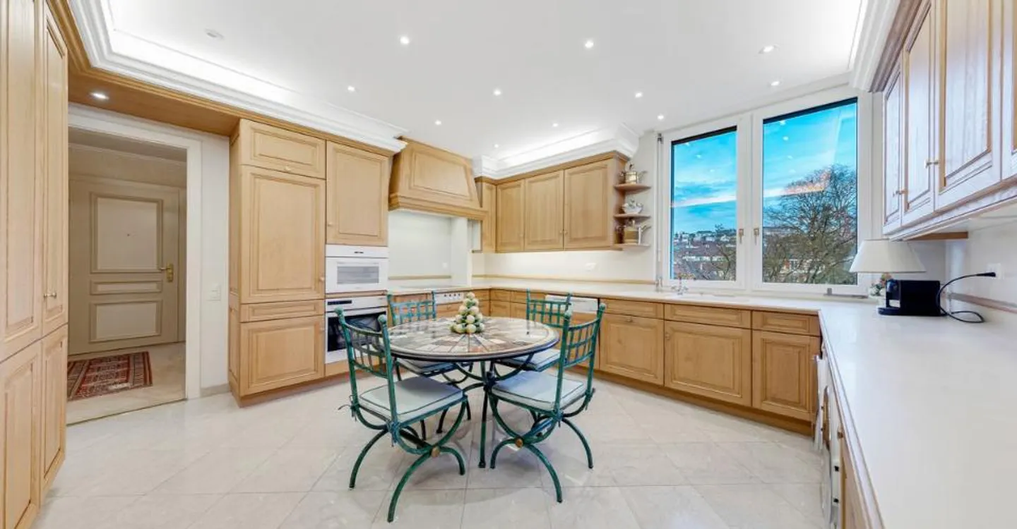 Exceptional apartment in an exceptional location - Photo 11 of 13