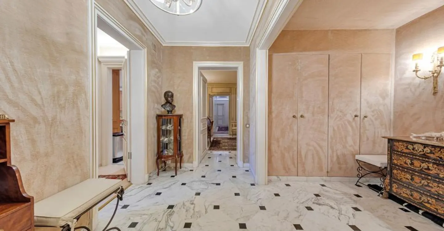 Exceptional apartment in an exceptional location - Photo 12 of 13