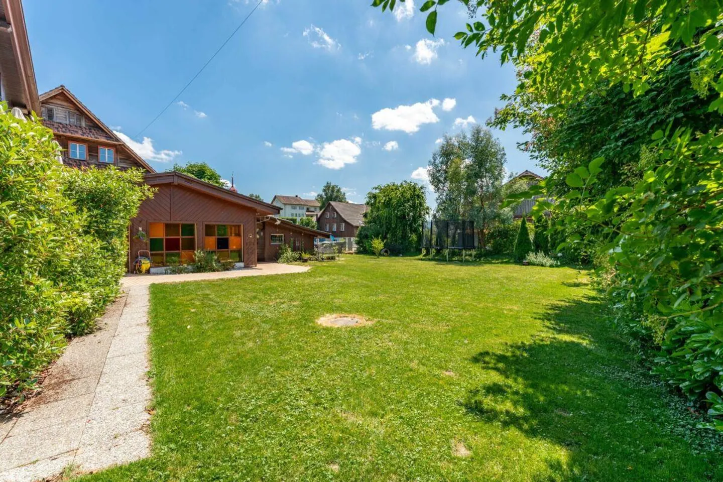 Es stattlechs Eifamiliehuus i ländlecher Omgäbig - Foto 2 von 12