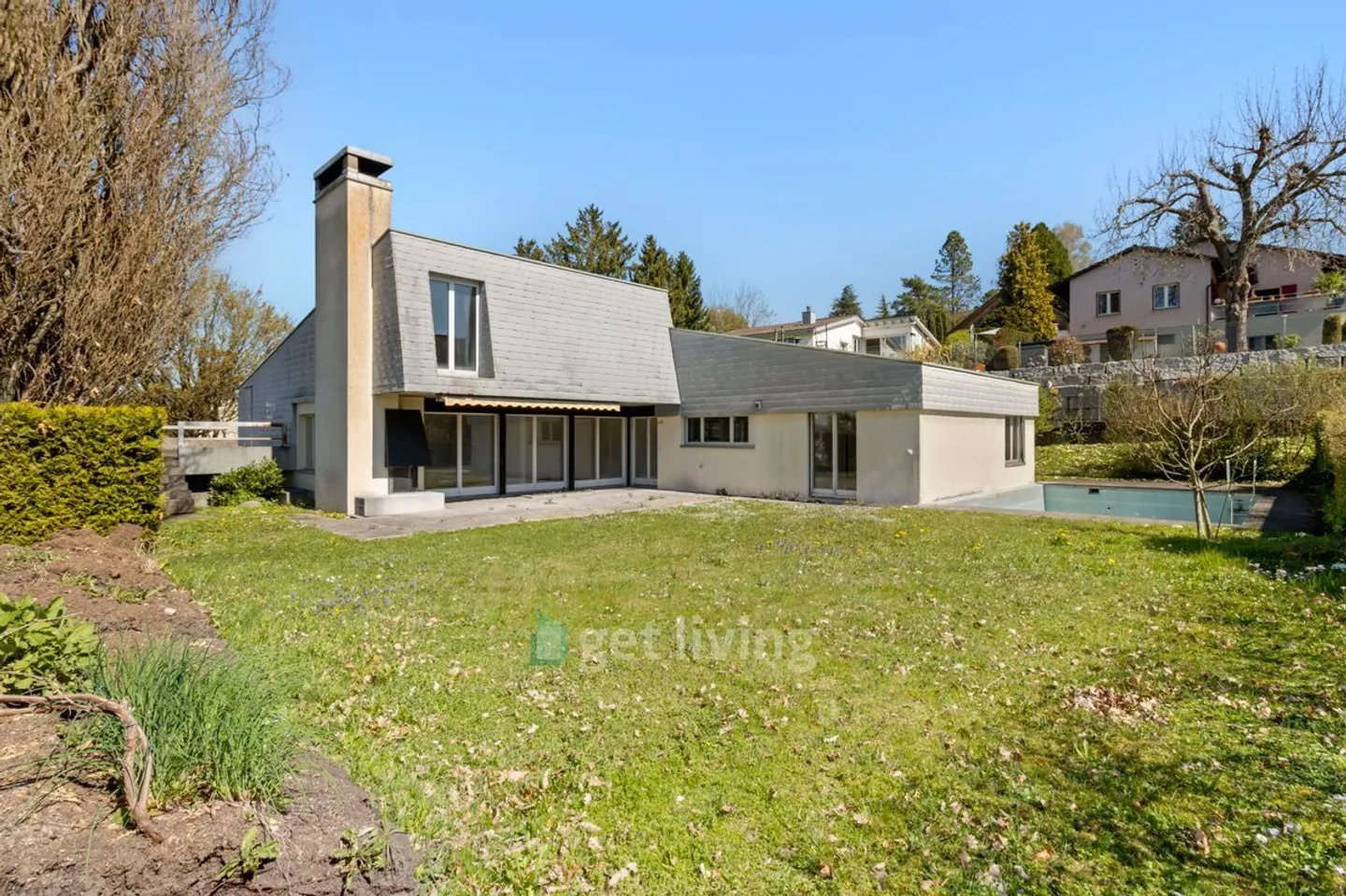 Ampia casa familiare con piscina - Foto 4 di 13