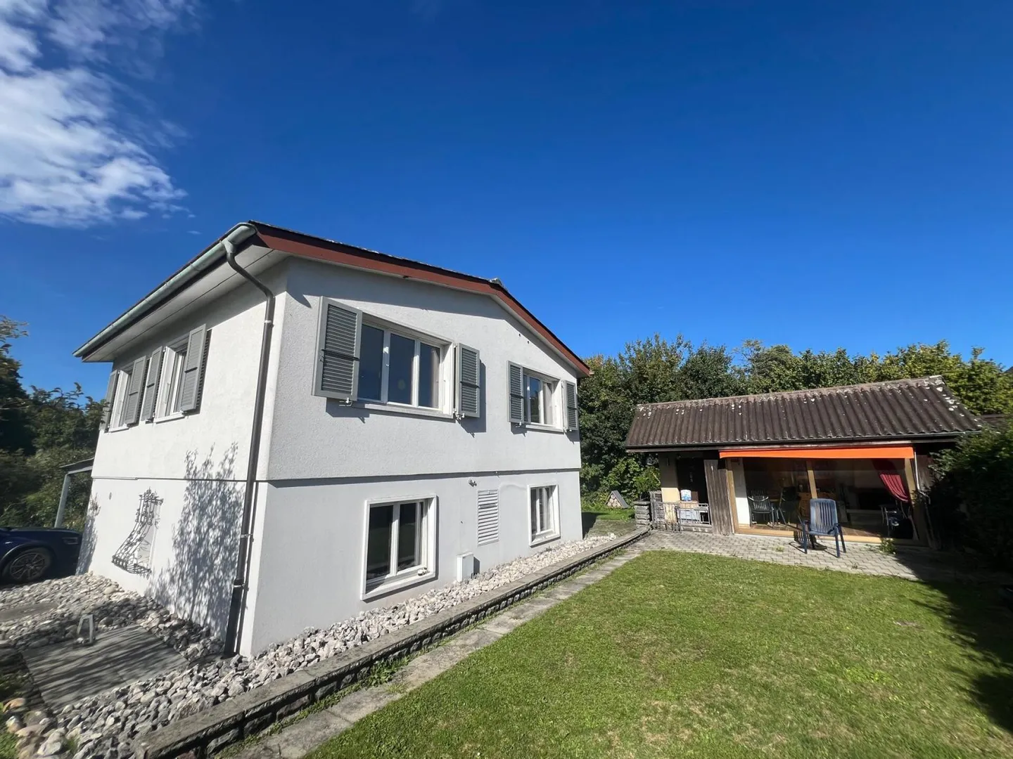 Ein Zuhause zum Verlieben - Modernisiertes Einfamilienhaus in Derendingen direkt am Bach! - Photo 3 of 21