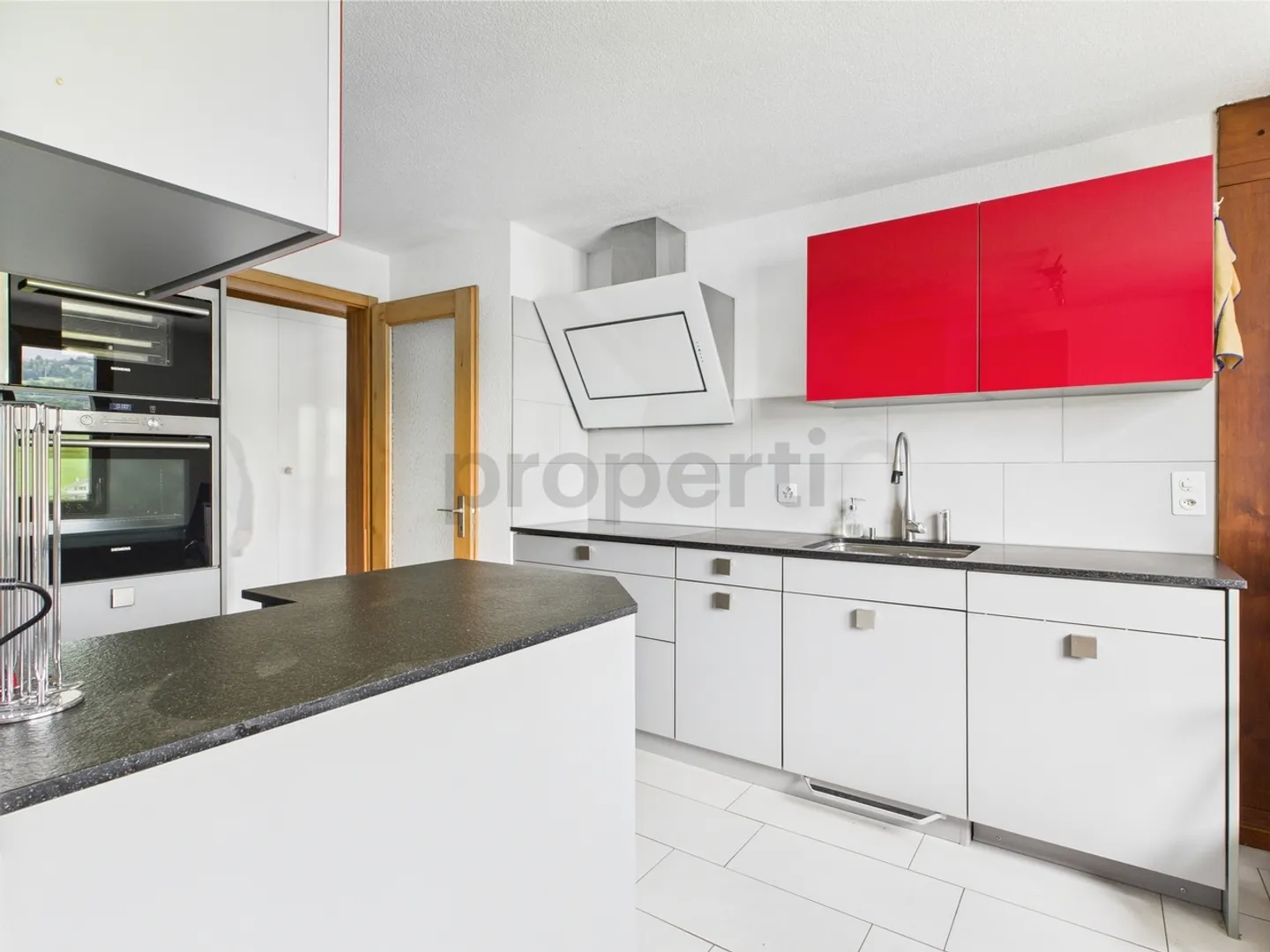 Sunny and Quiet 4.5-Room Apartment in Wolhusen - Photo 2 of 9