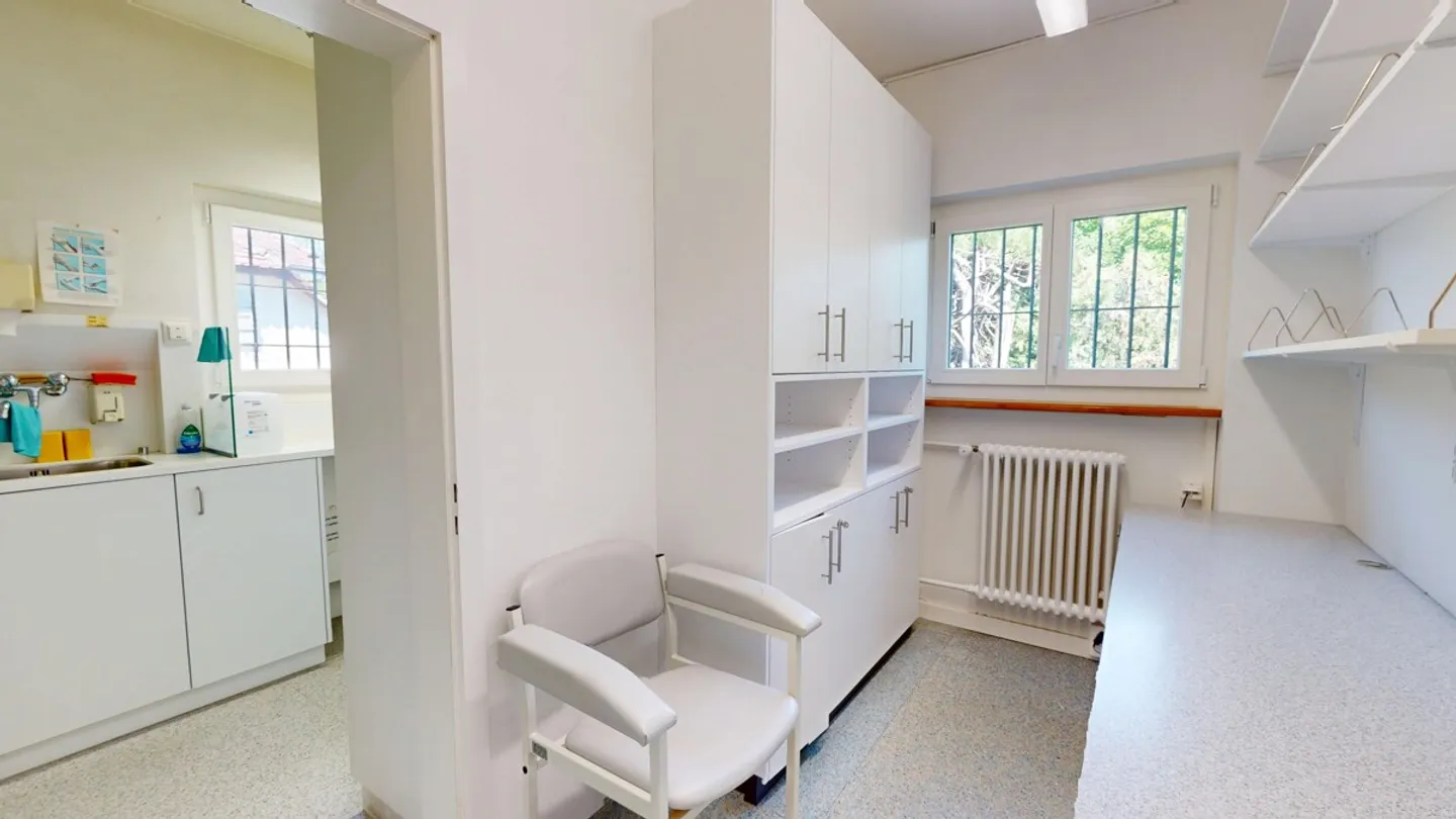 Immeuble résidentiel et commercial à Wabern - Photo 5 sur 18