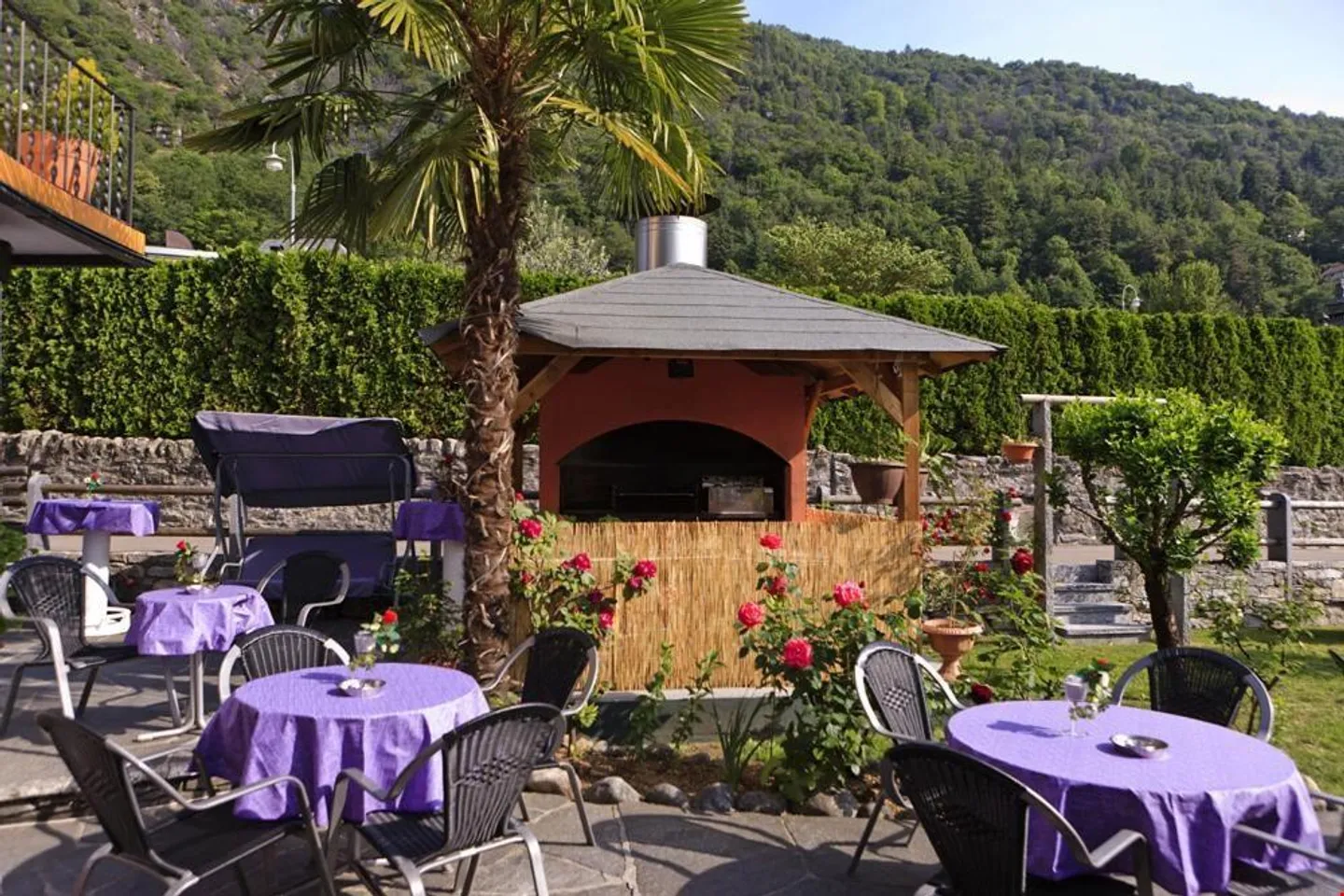 Small Guesthouse with Restaurant - Photo 2 of 13