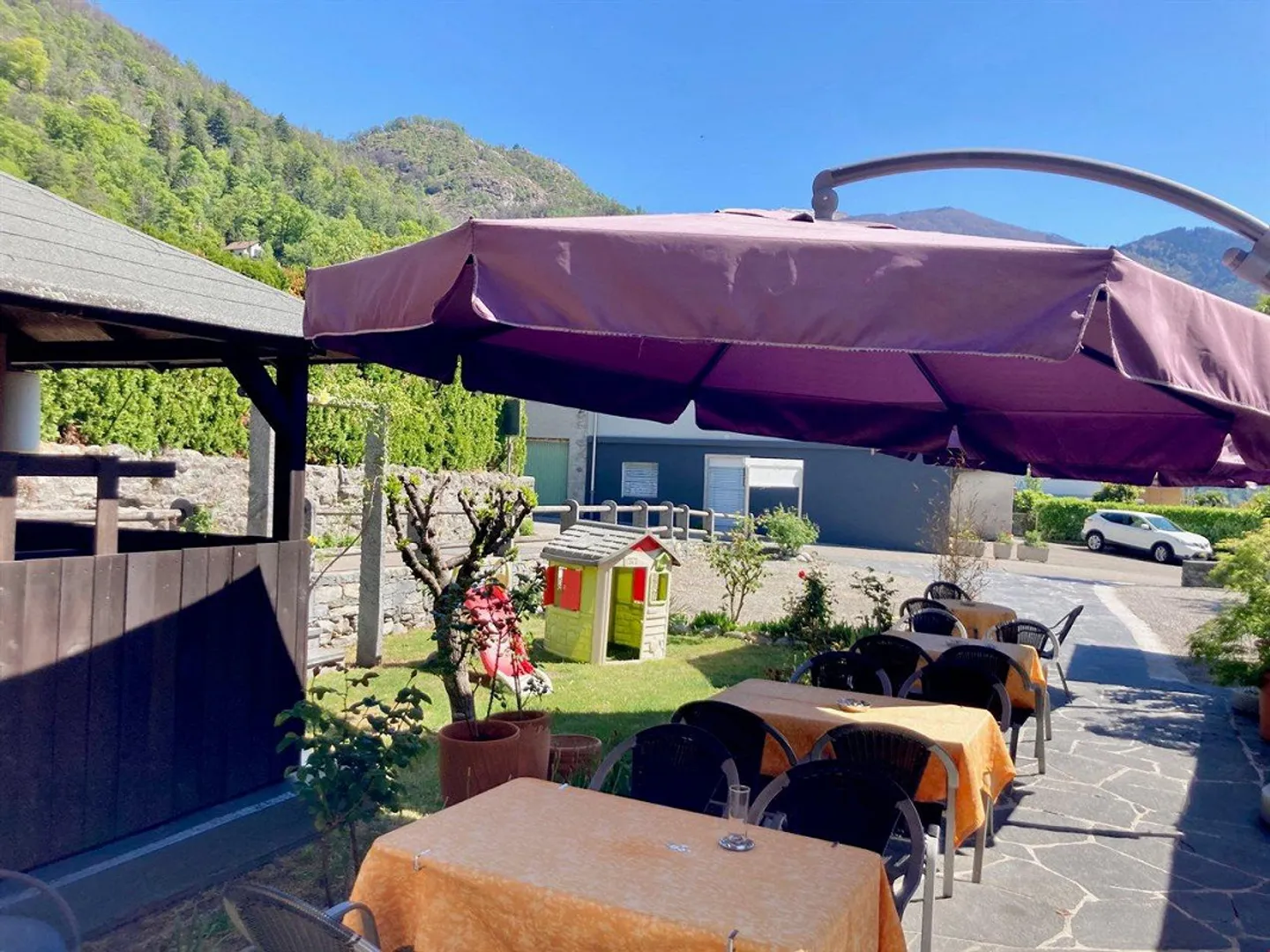 Small Guesthouse with Restaurant - Photo 3 of 13