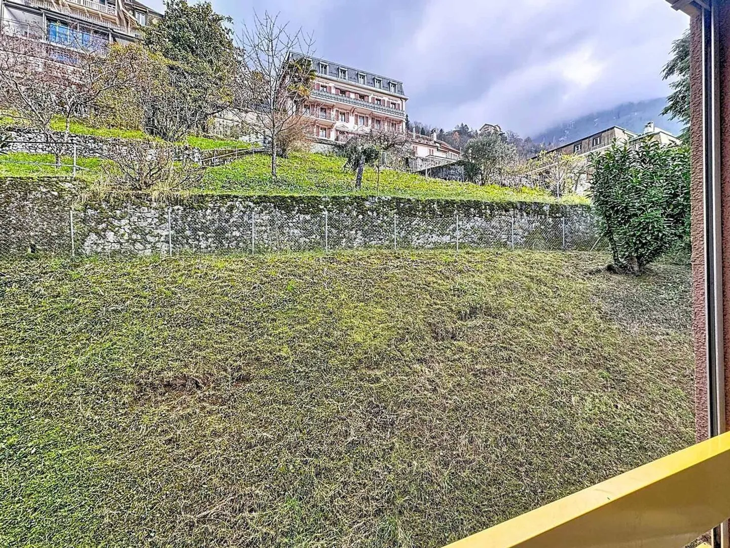 Spacious 3.5 rooms on 1 level of 79 m2 + large balcony - Photo 8 of 10