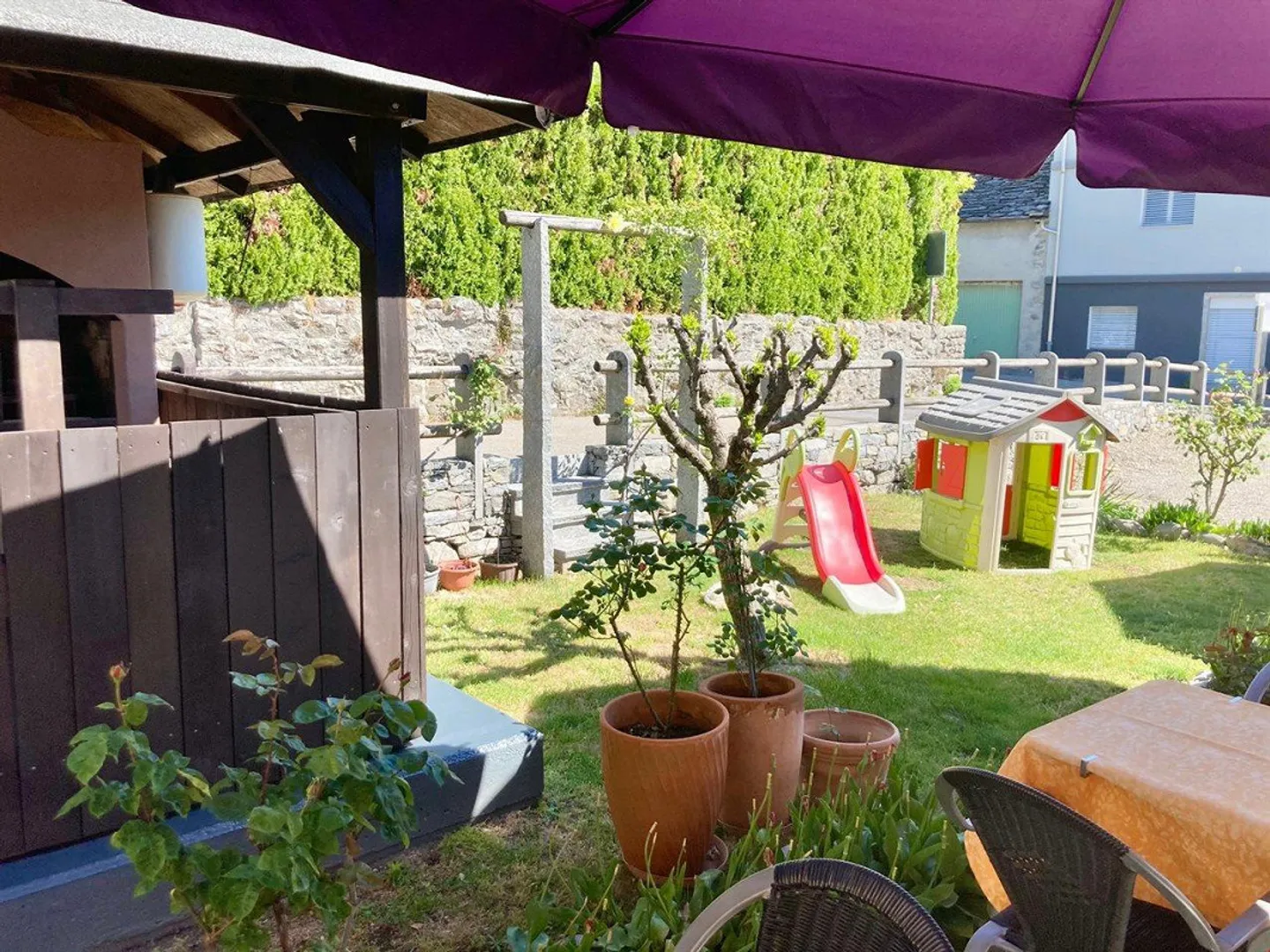 Small Guesthouse with Restaurant - Photo 4 of 13