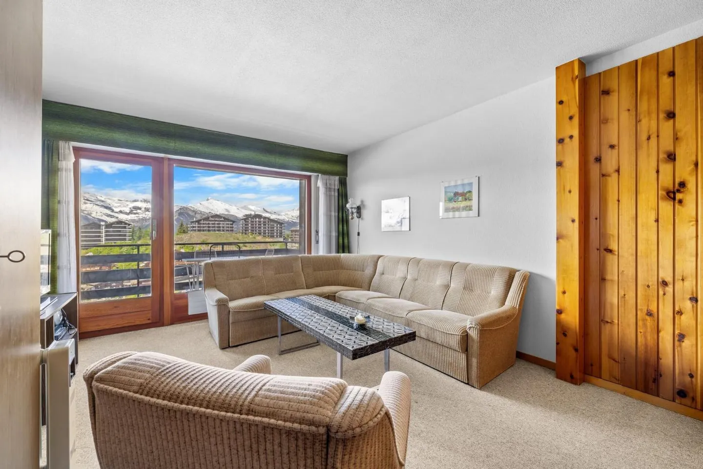 1.5 Room Apartment - Photo 2 of 13