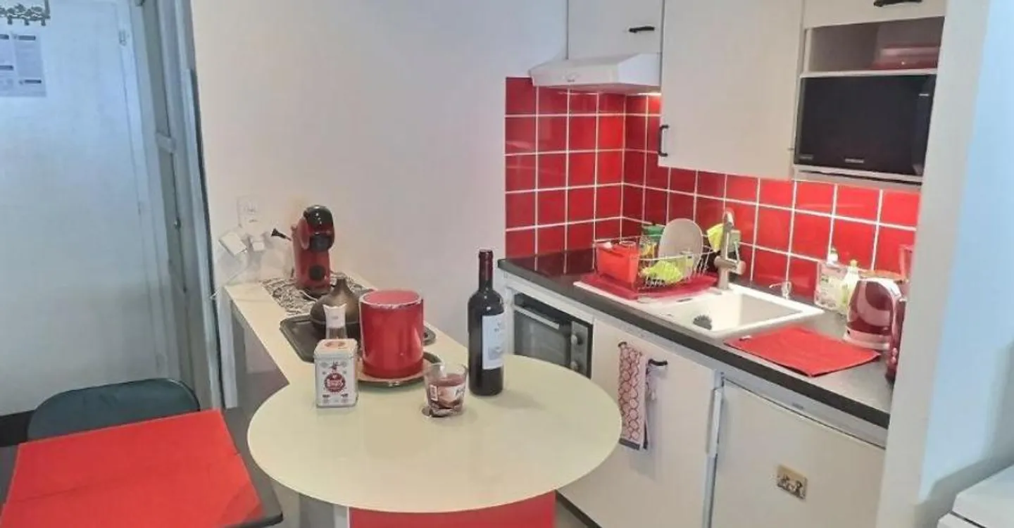 Charmant Studio avec Jardin Privé - Photo 3 sur 6