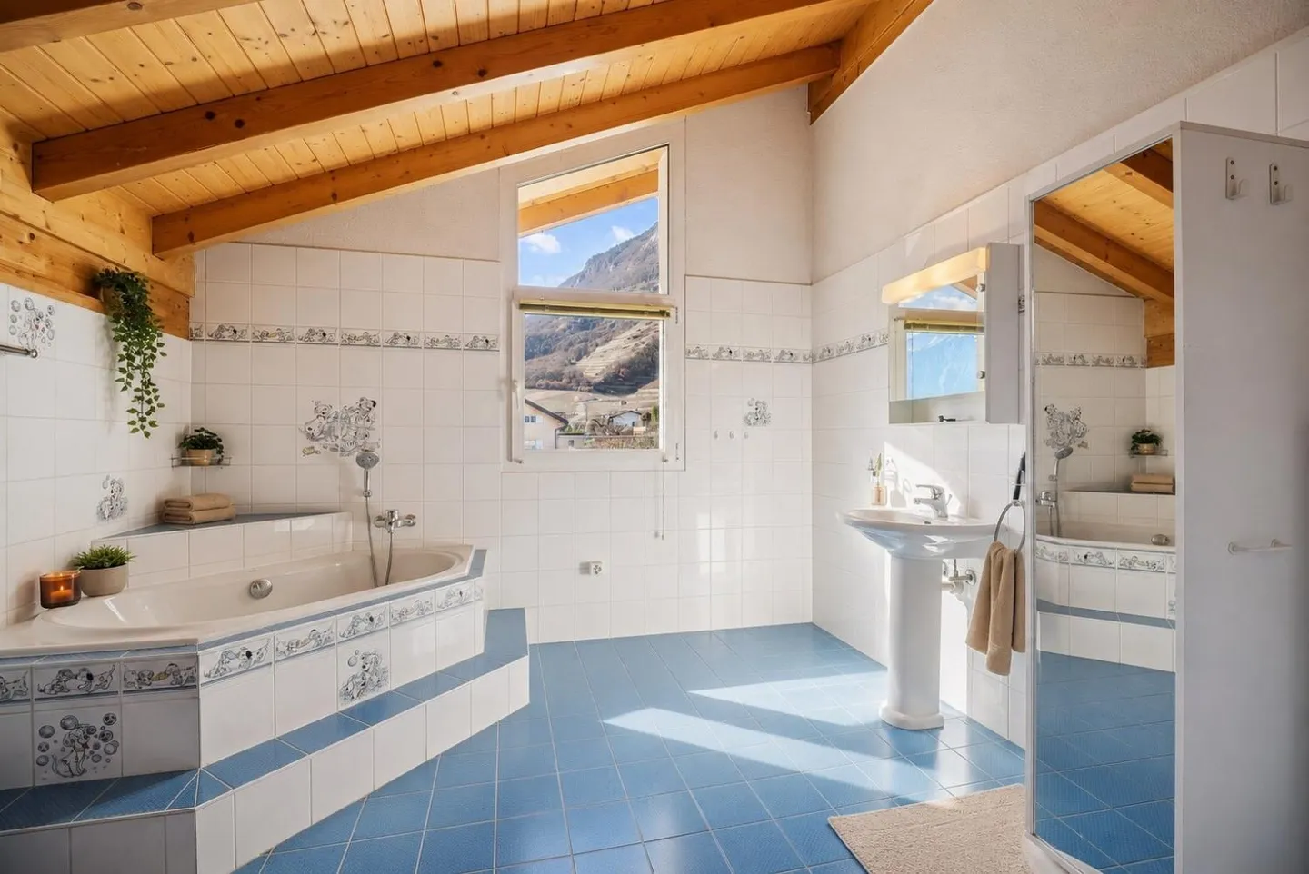 Proprietà in una posizione dominante, tranquilla e soleggiata. - Foto 7 di 9