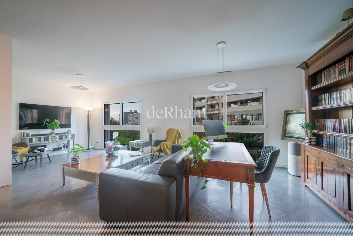 Apartment with 5.5 rooms in a triplex with a separate area - Photo 2 of 11