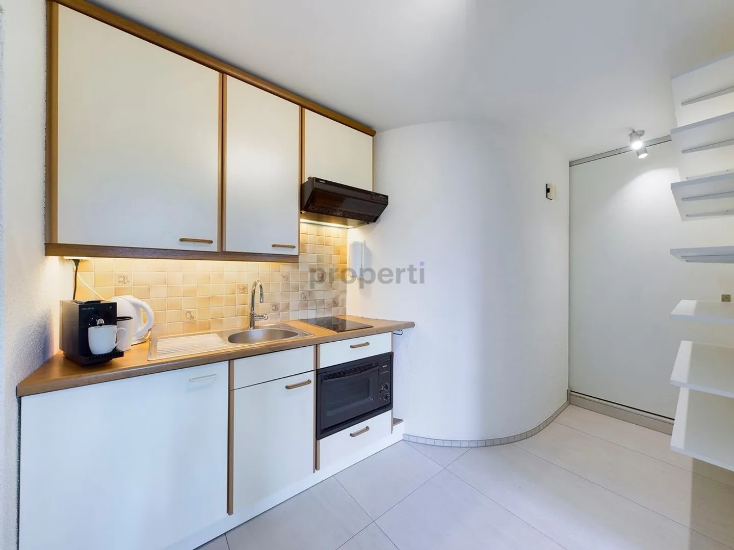 Il suffit d'emménager et de se sentir bien - appartement meublé avec service complet - Photo 2 sur 7