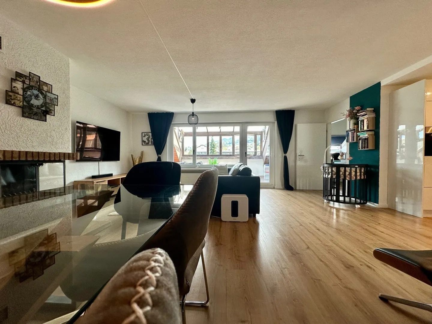 Attico 3.5 camere modernizzato con terrazza vetrata e garage - Foto 4 di 15