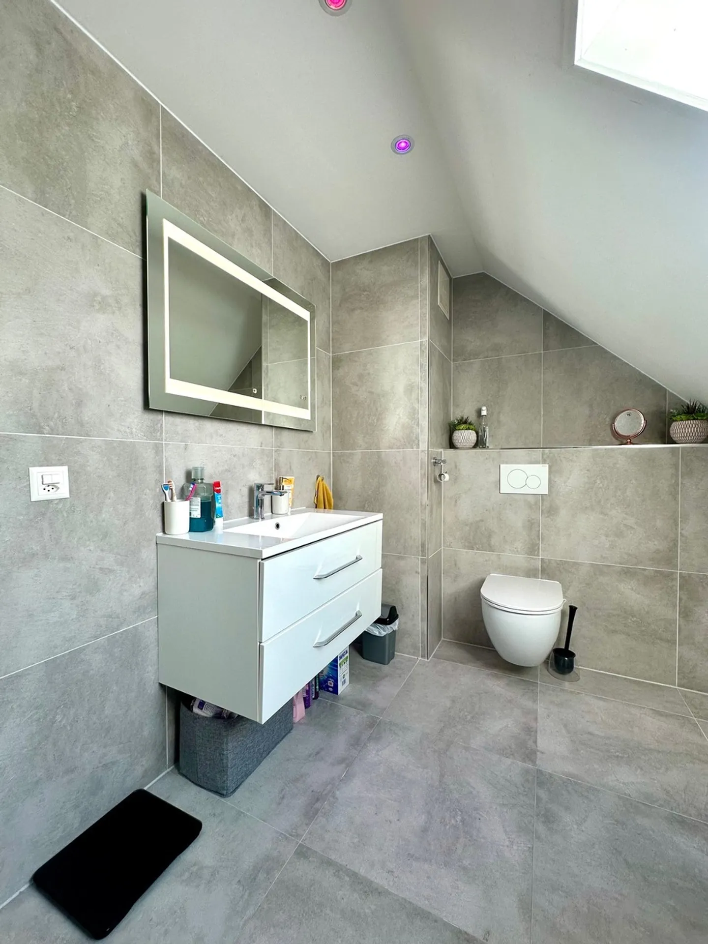 Attico 3.5 camere modernizzato con terrazza vetrata e garage - Foto 9 di 15