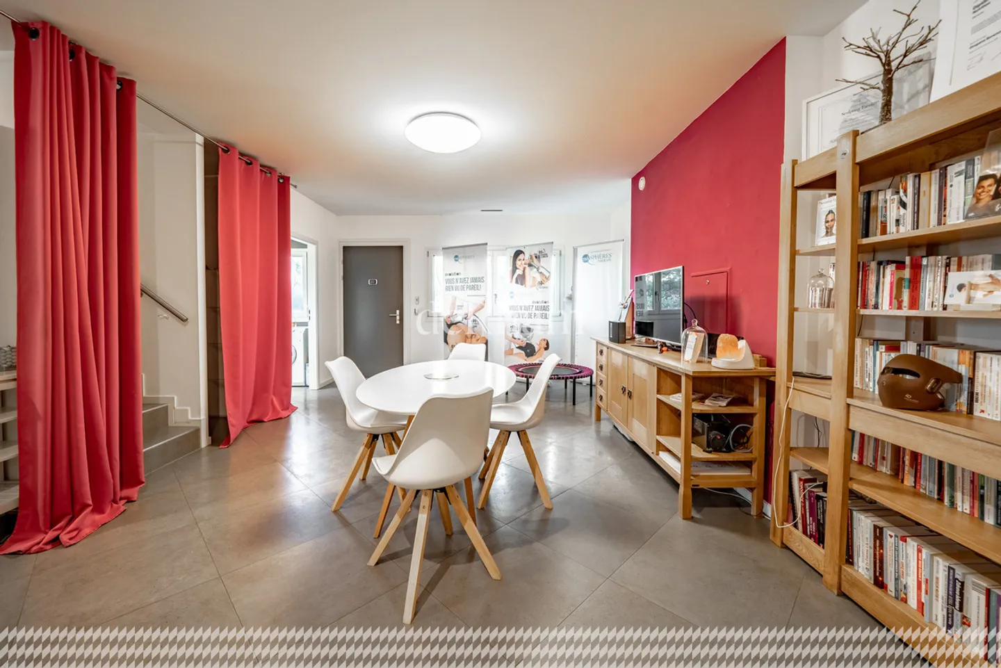 Apartment with 5.5 rooms in a triplex with a separate area - Photo 9 of 11