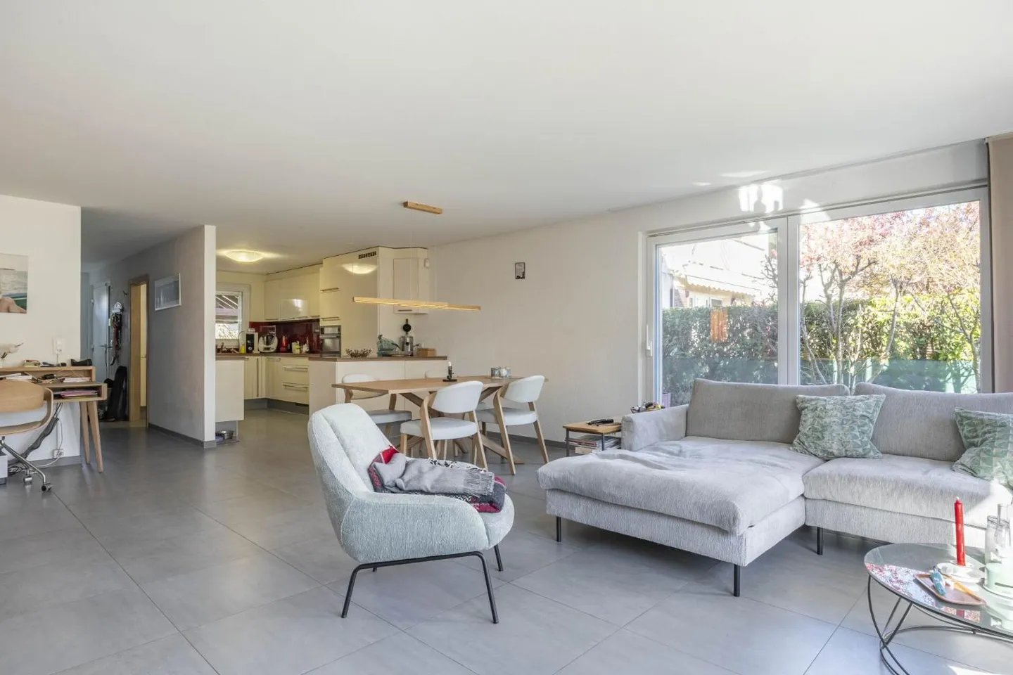 Doppelhaushälfte 5.5 Zimmer in Grens - Foto 3 von 12