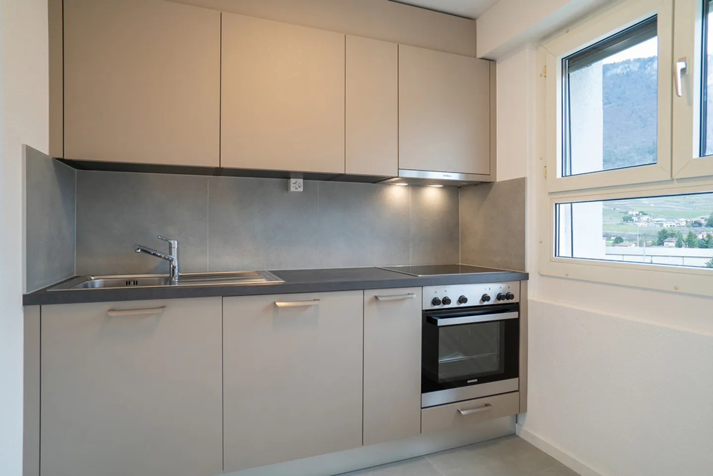 Zu vermieten renovierte 2-Zimmer-Wohnung - Foto 2 von 6