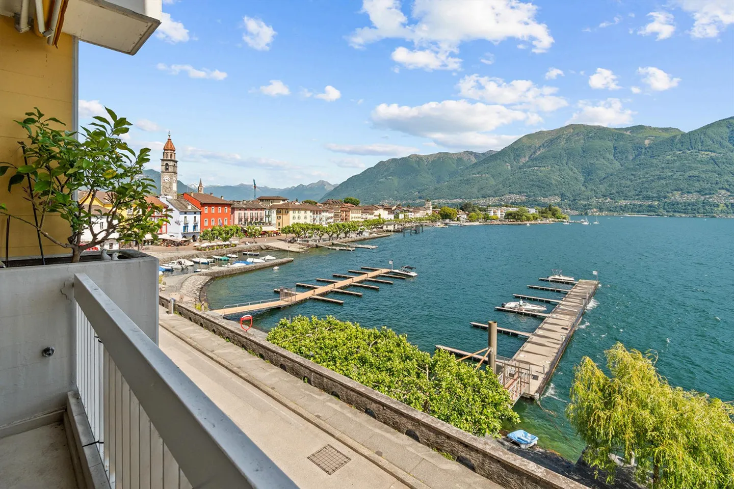 4.5 Rooms directly on the lakeside of Ascona - Photo 1 of 22