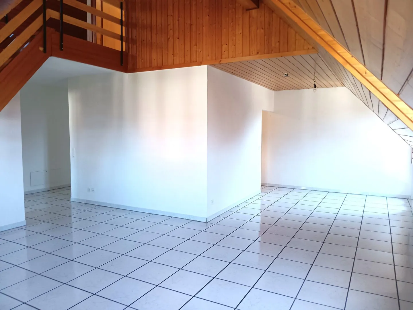 Appartamento mansardato di 4 stanze con galleria Nord 143m2 - Foto 1 di 9