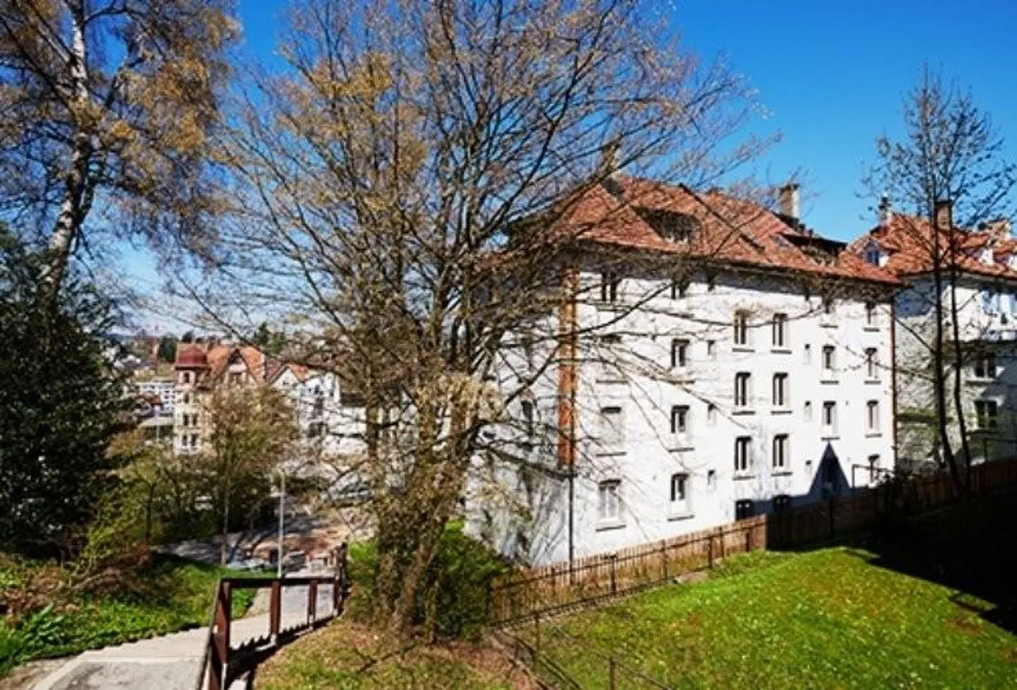 Charmante Wohnung Nahe Stadt - Foto 2 von 6