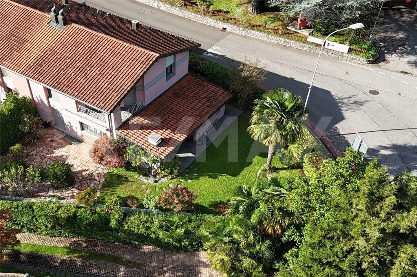 Charmante Liegenschaft mit Garten in Traumlage - Foto 3 von 13