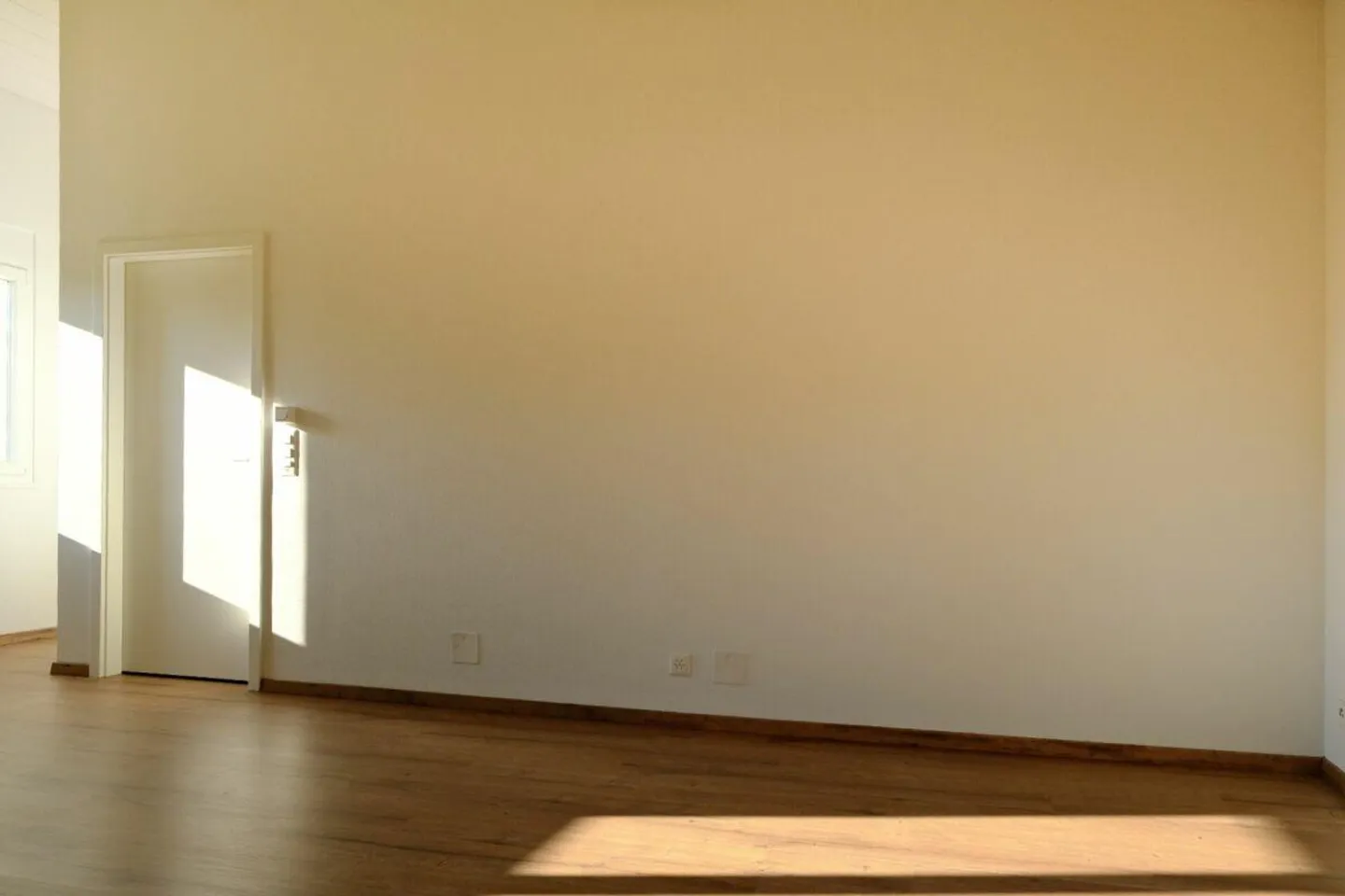 Appartamento affascinante di 2.5 stanze con vista sul verde ad Aesch BL - Foto 4 di 16