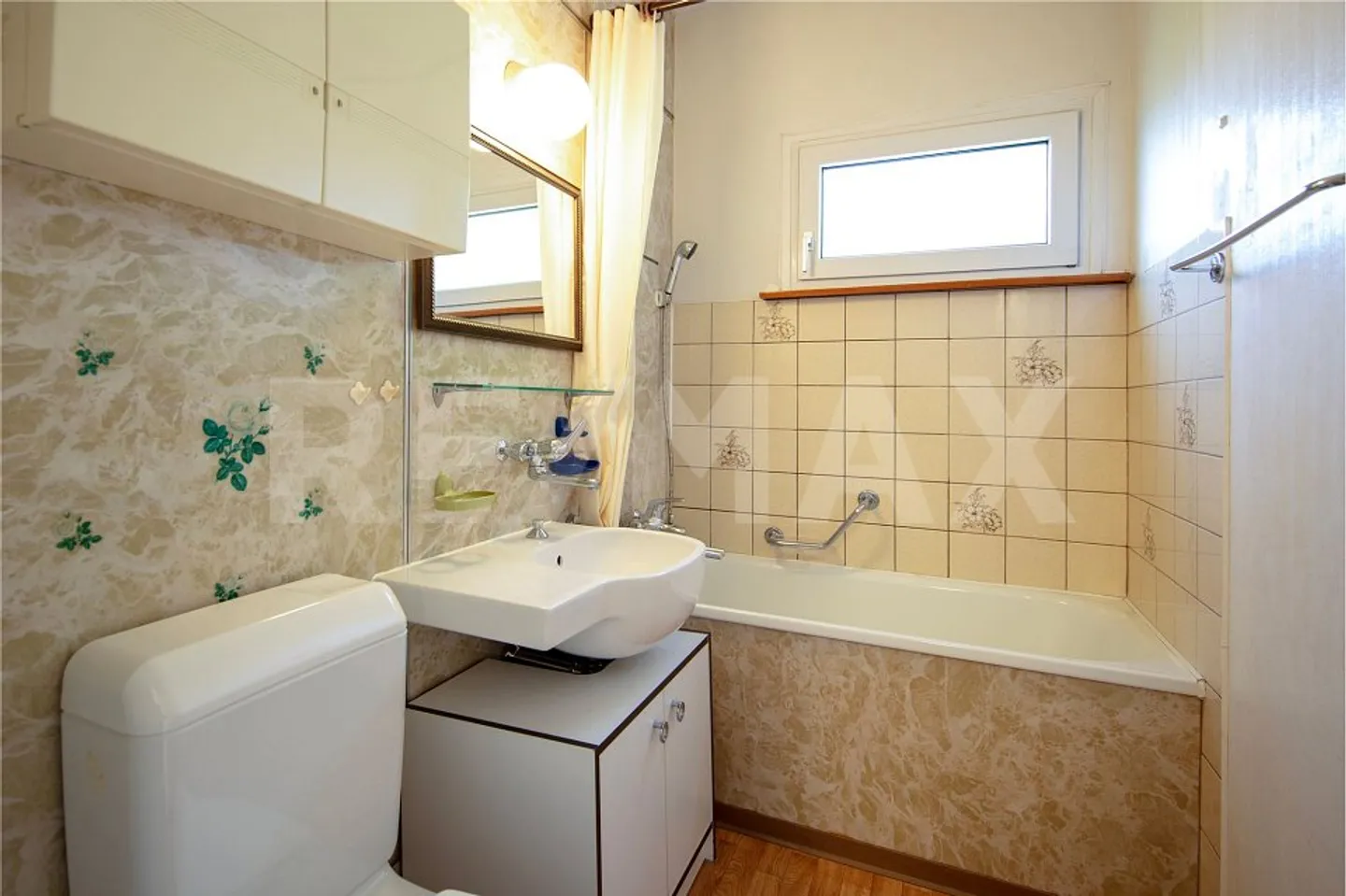 Idyllic 3.5-Room Holiday Home with Separate 1.5-Room Studio in Odogno TI - Photo 8 of 13