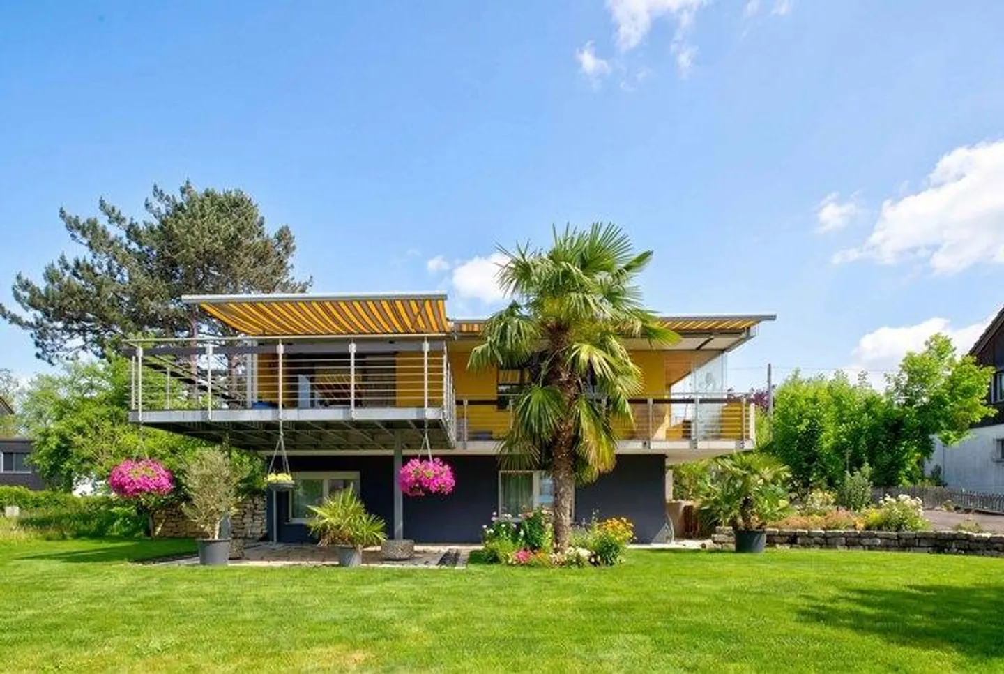 TIMELESS RESIDENTIAL CLASSIC WITH SURROUNDINGS - Photo 1 of 8
