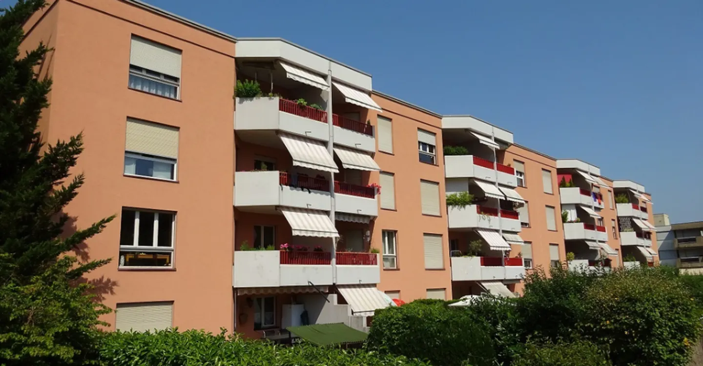 Dans un quartier calme - Photo 1 sur 8
