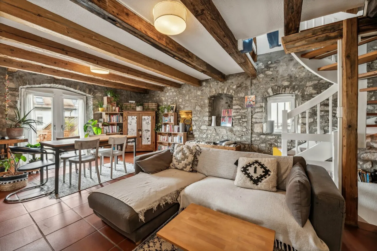 Dorfhaus mit zwei Wohnungen und einer Rendite von 5% - Foto 2 von 7