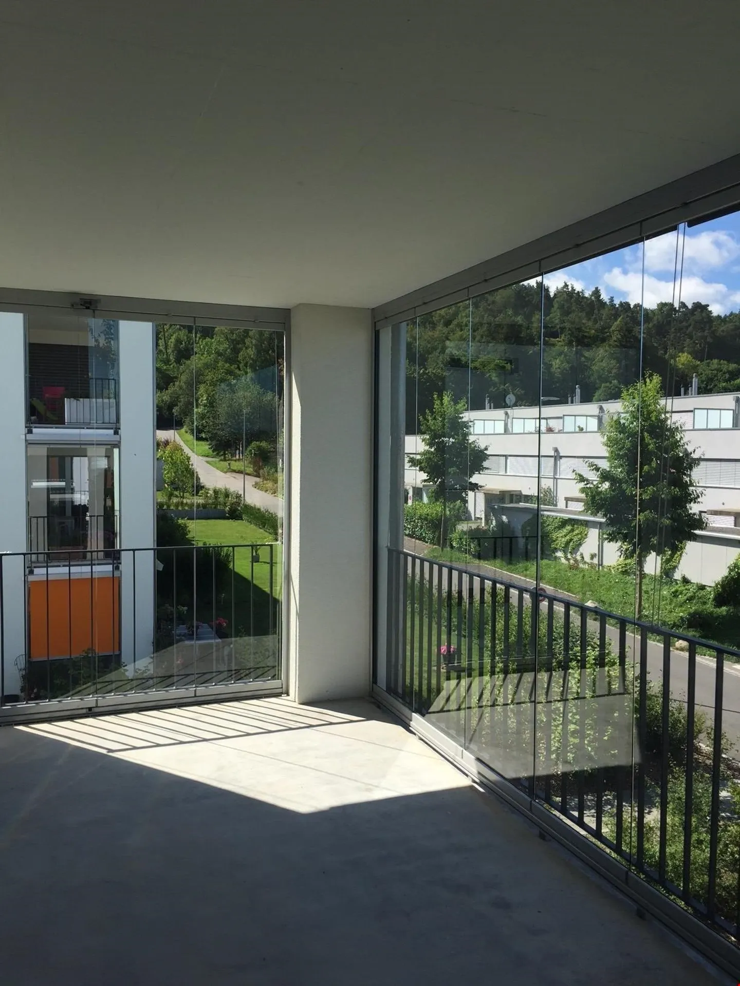 Appartement lumineux de 4.5 pièces - Photo 2 sur 9