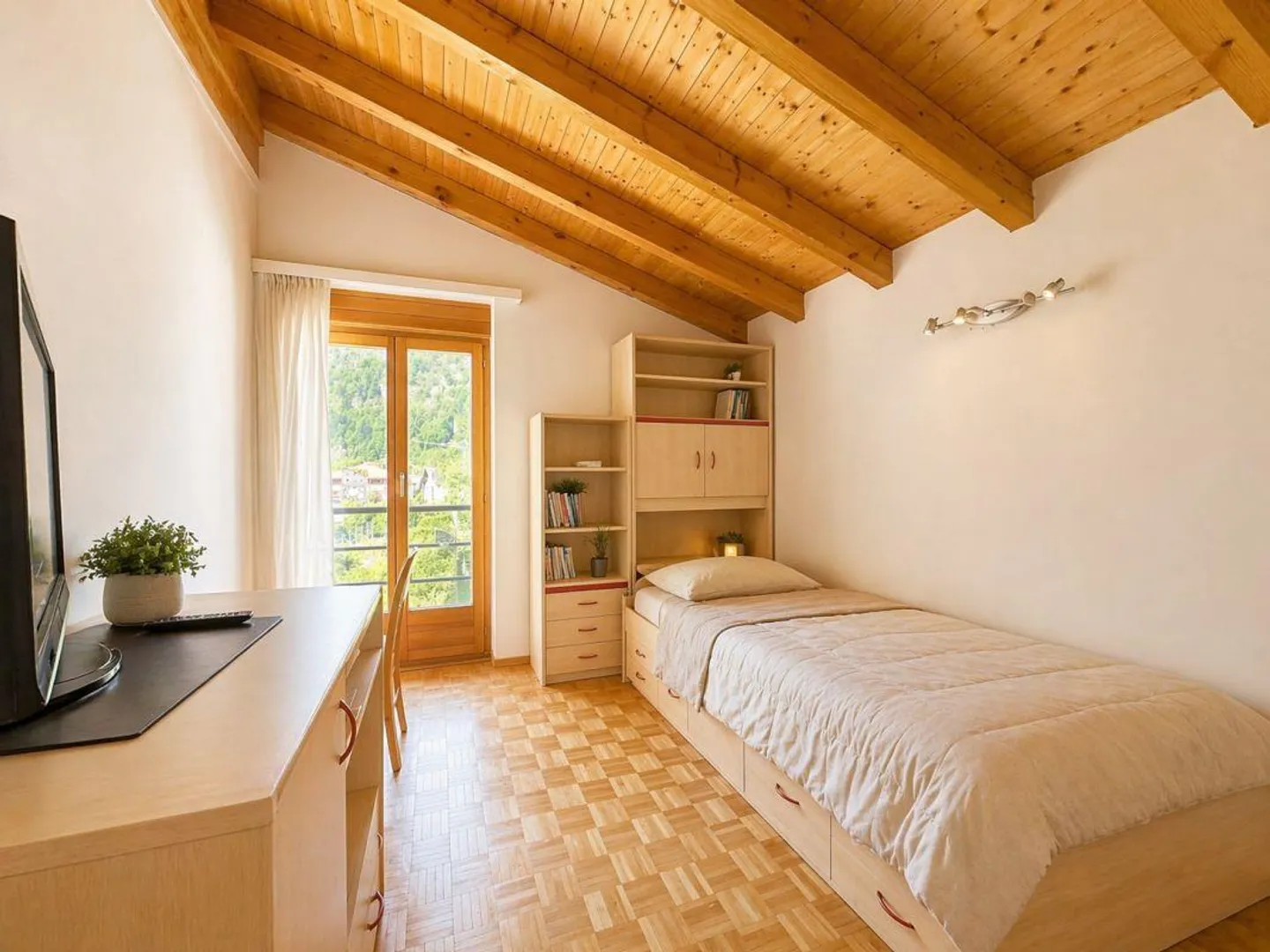 Schönes Einfamilienhaus mit Garten - Foto 11 von 14