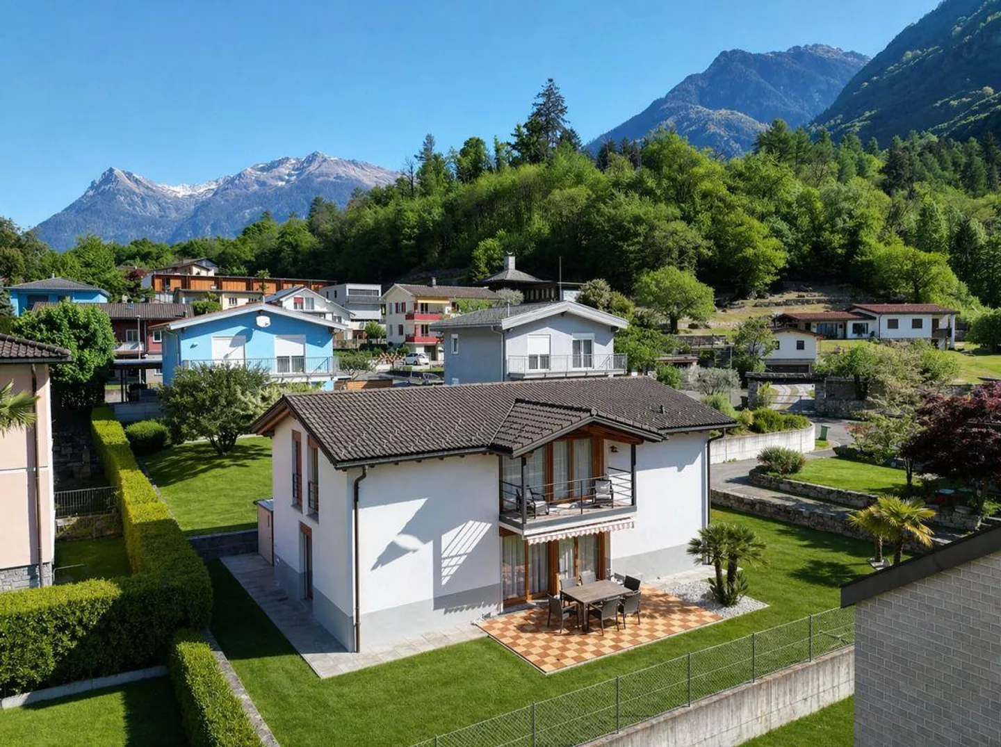 Schönes Einfamilienhaus mit Garten - Foto 1 von 14