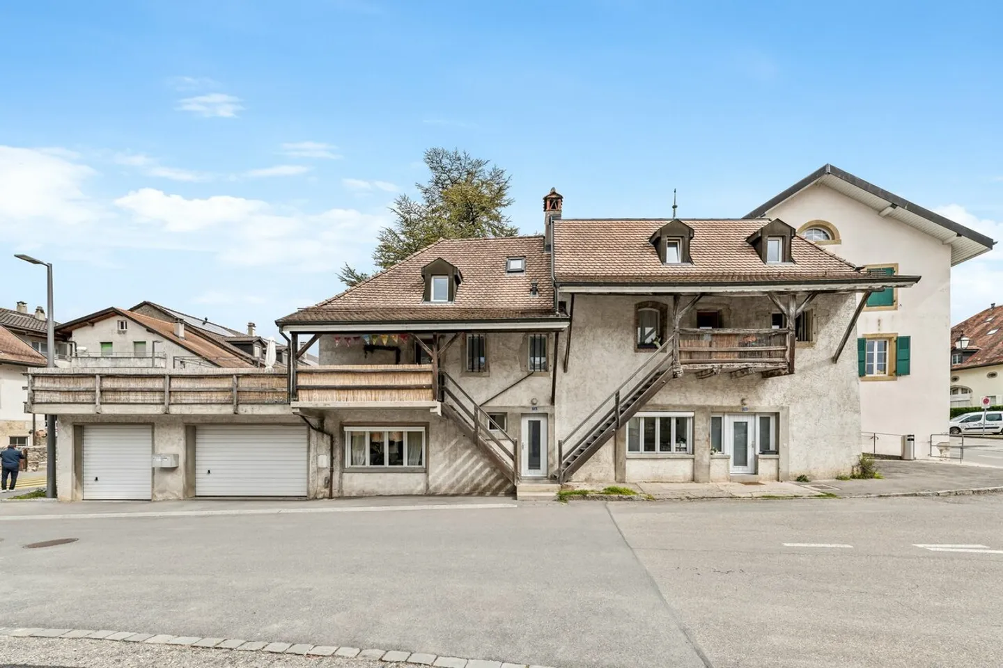 Dorfhaus mit zwei Wohnungen und einer Rendite von 5% - Foto 1 von 7