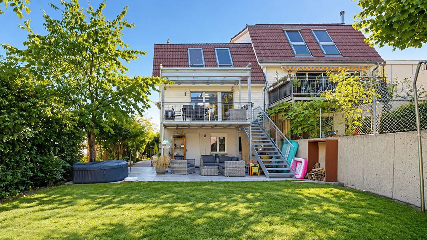 Idyllic 7.5-room semi-detached house with carport - Photo 1 of 21