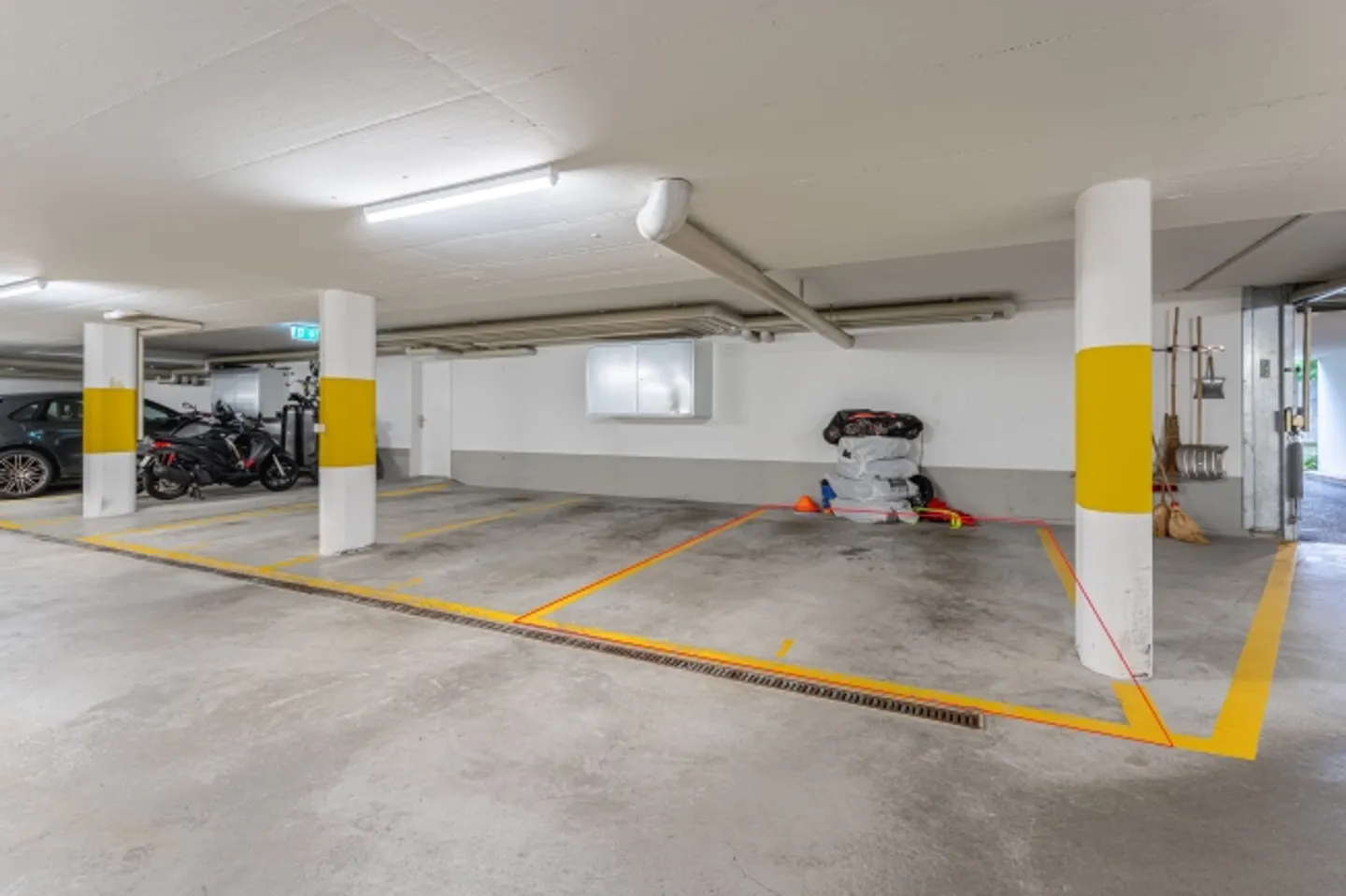 Appartamento moderno e soleggiato di 4,5 stanze con grande balcone - Foto 11 di 13