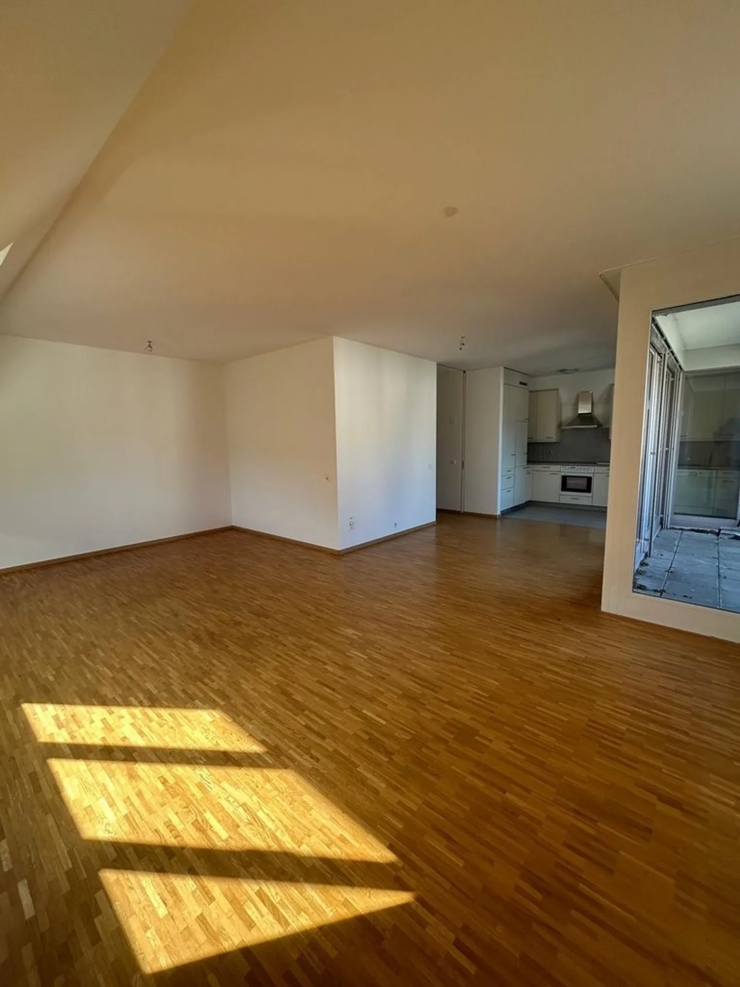 Charmante Wohnung mit Garten - Foto 2 von 8