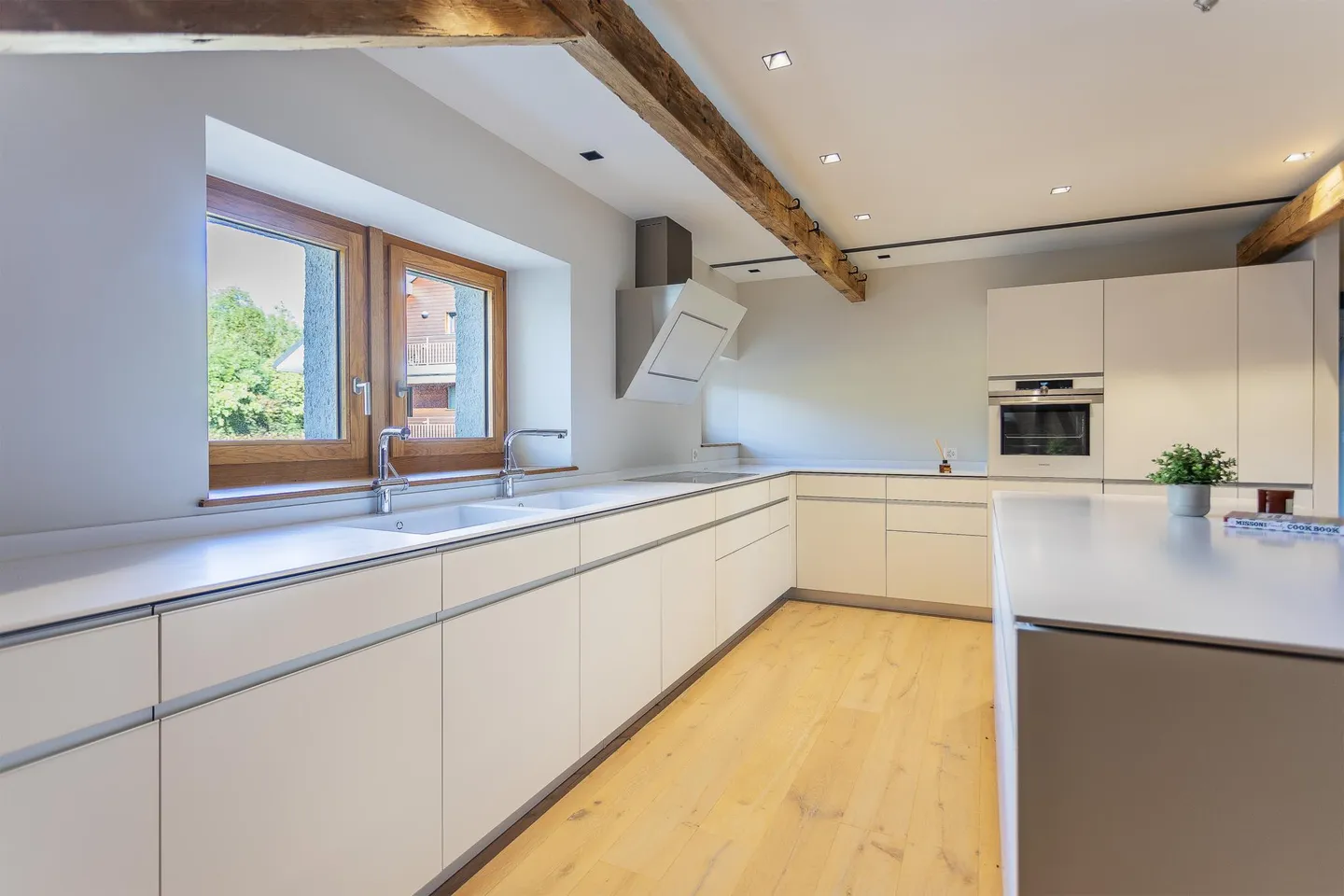 Superbo attico di charme con vista panoramica sul lago e sul Monte Bianco - Foto 6 di 20