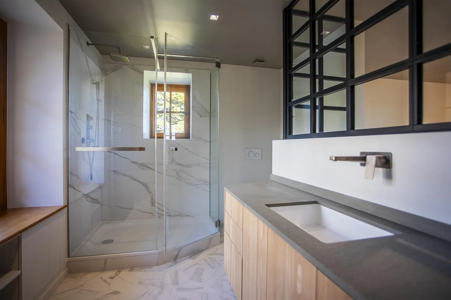 Superbo attico di charme con vista panoramica sul lago e sul Monte Bianco - Foto 16 di 20