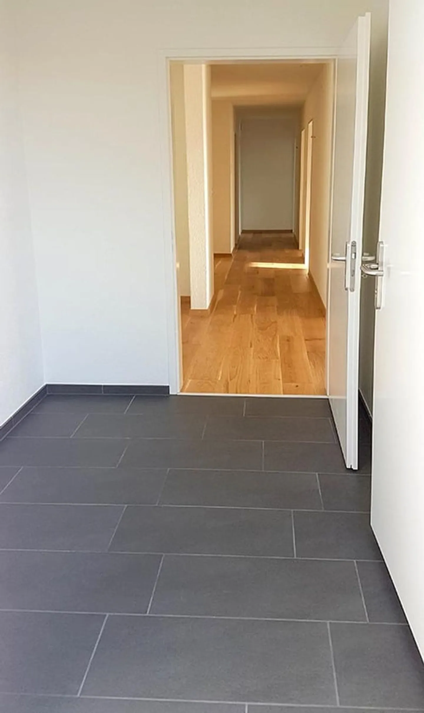 Apartment for rent - Photo 2 of 8