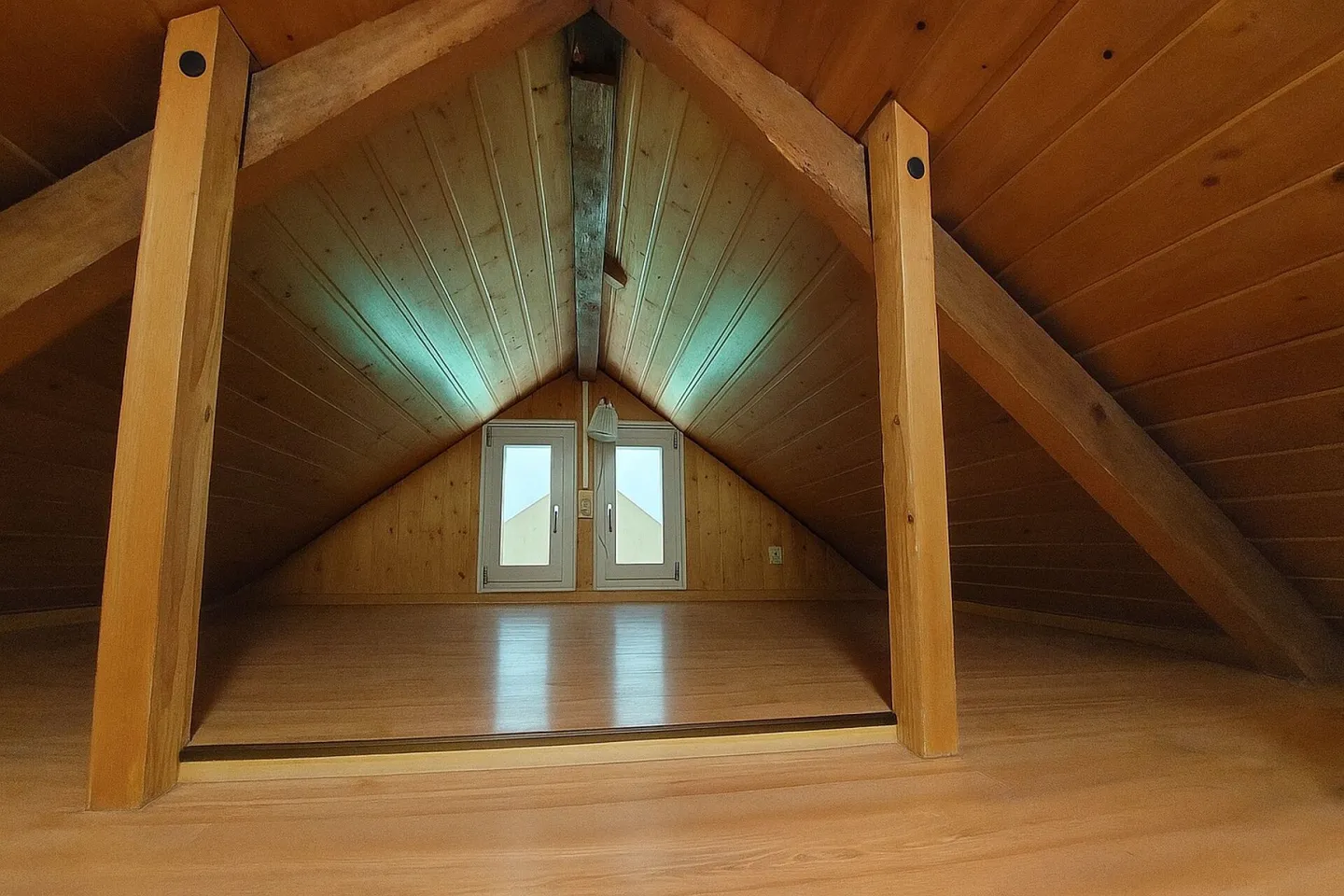 Charming chalet located close to the lake - Photo 10 of 10